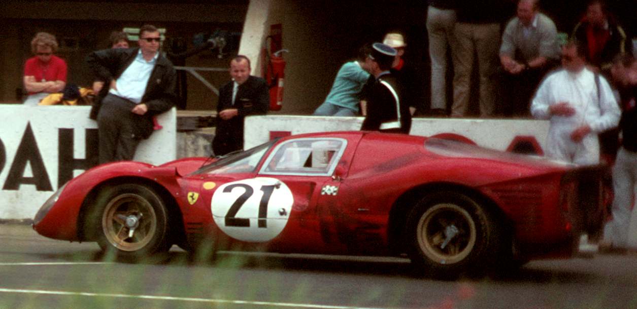La Ferrari 330 P4 de Scarfiotti-Parkes deuxième au Mans en 1967 | Les