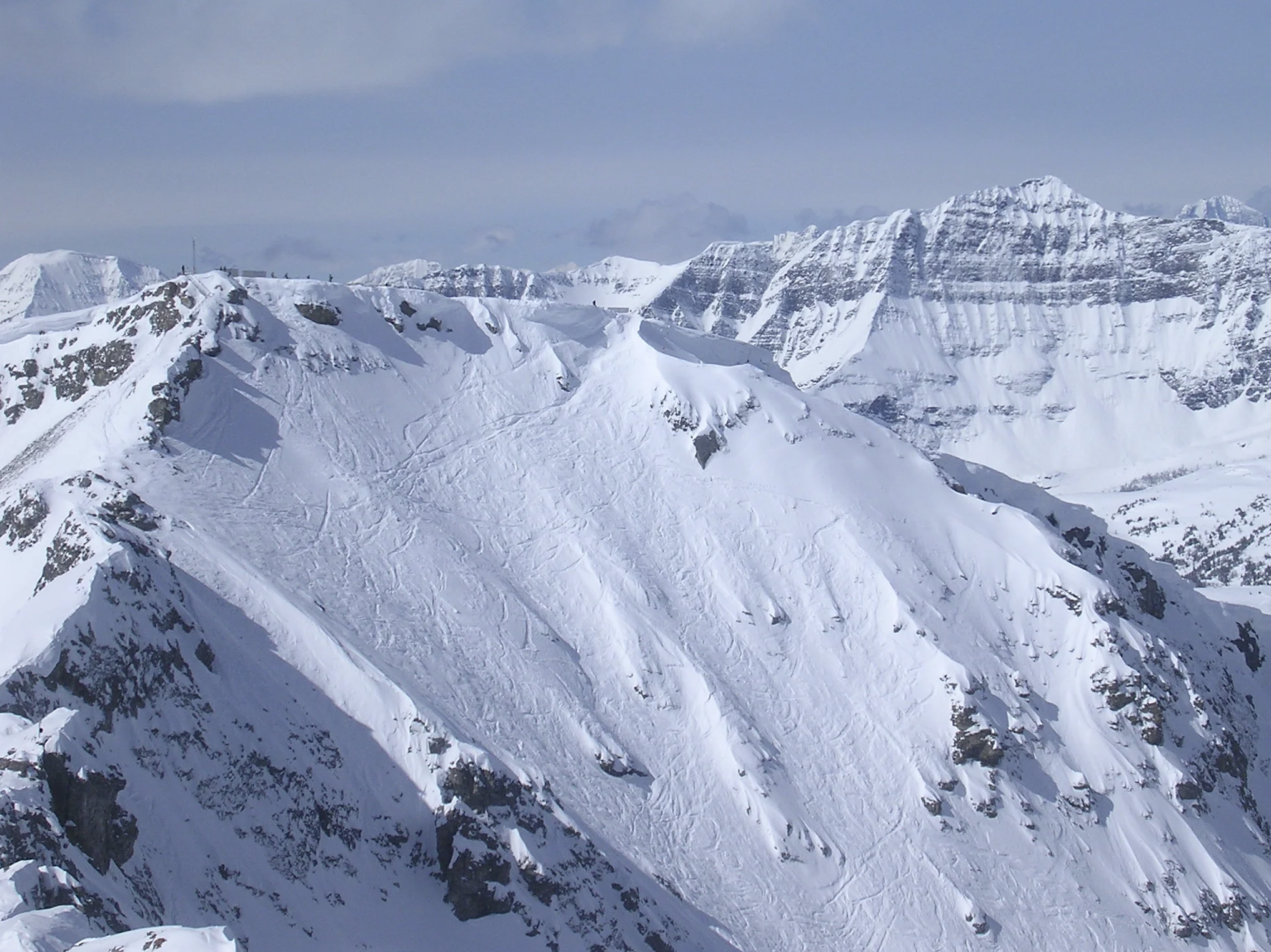 Dans les Alpes, la folie du ski se poursuit tout schuss