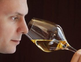 Chais d’œuvre : un sommelier à la maison