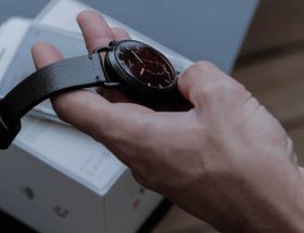 Fossil Q Hybrid – Discrètement connectée