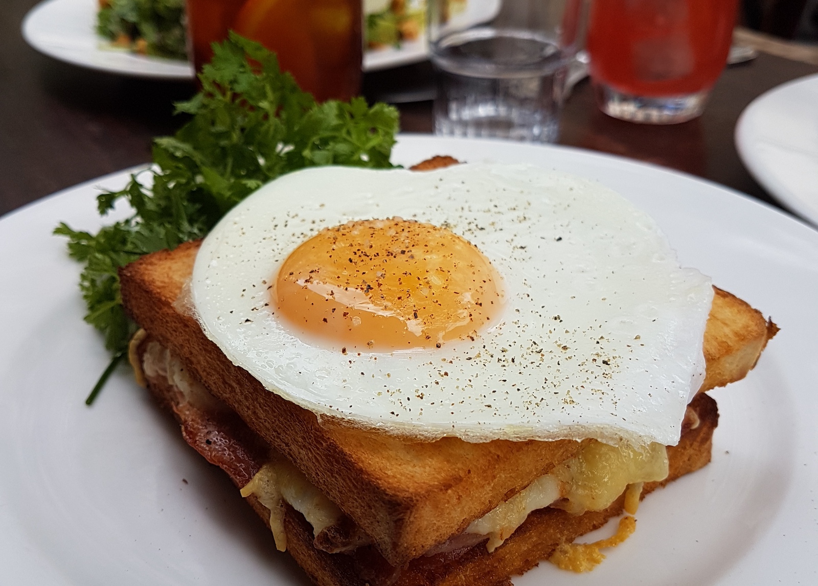 Cravan Restaurant Paris 1 Les Hardis