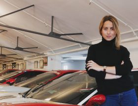 Des circuits à la vente, rencontre avec Camille Guikas, nouvelle figure féminine de l’automobile
