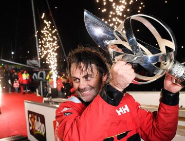 Qui est Yannick Bestaven, vainqueur du Vendée Globe ?