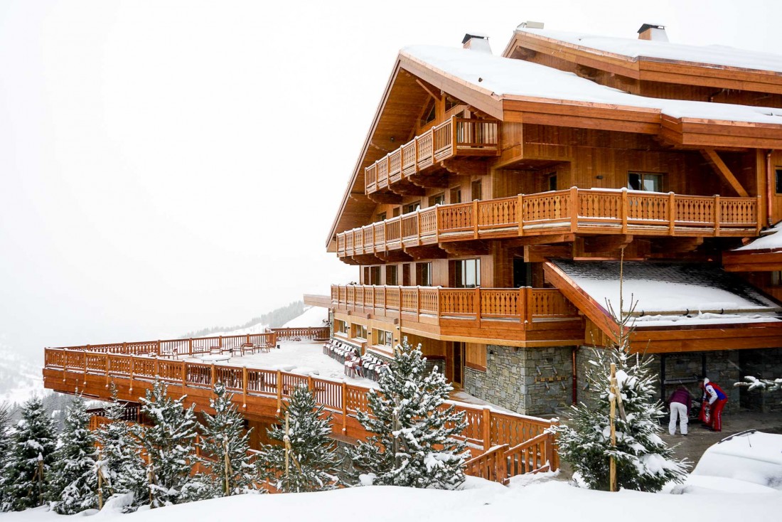 Façade de l'hôtel 5 étoiles à Méribel Le Coucou
