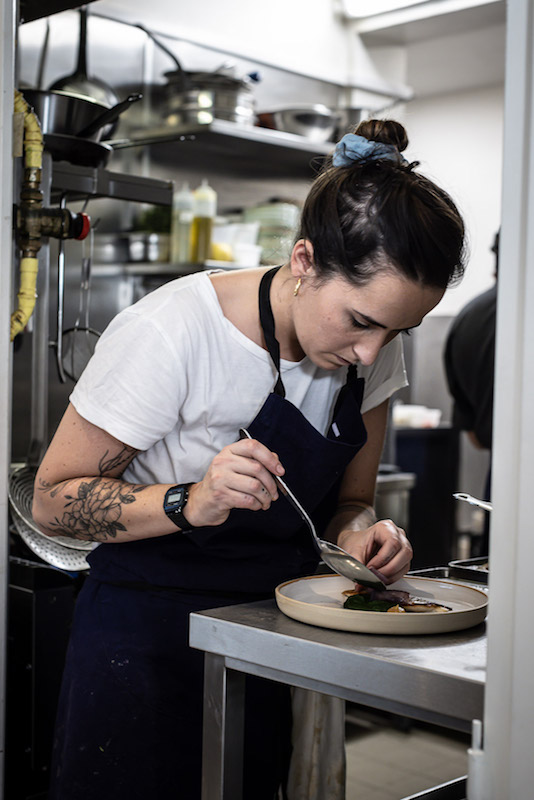 pauline-sene-cheffe-restaurant-fripon-paris-les-hardis-1