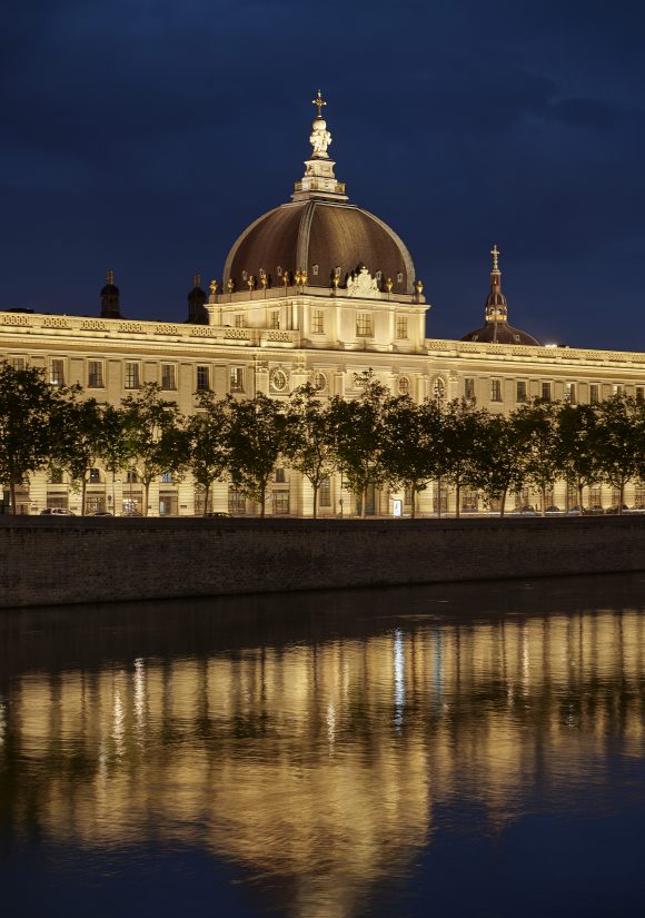 hotel-continental-lyon-hotel-dieu