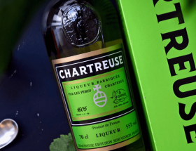 La chartreuse dans les cocktails, la vie en couleurs