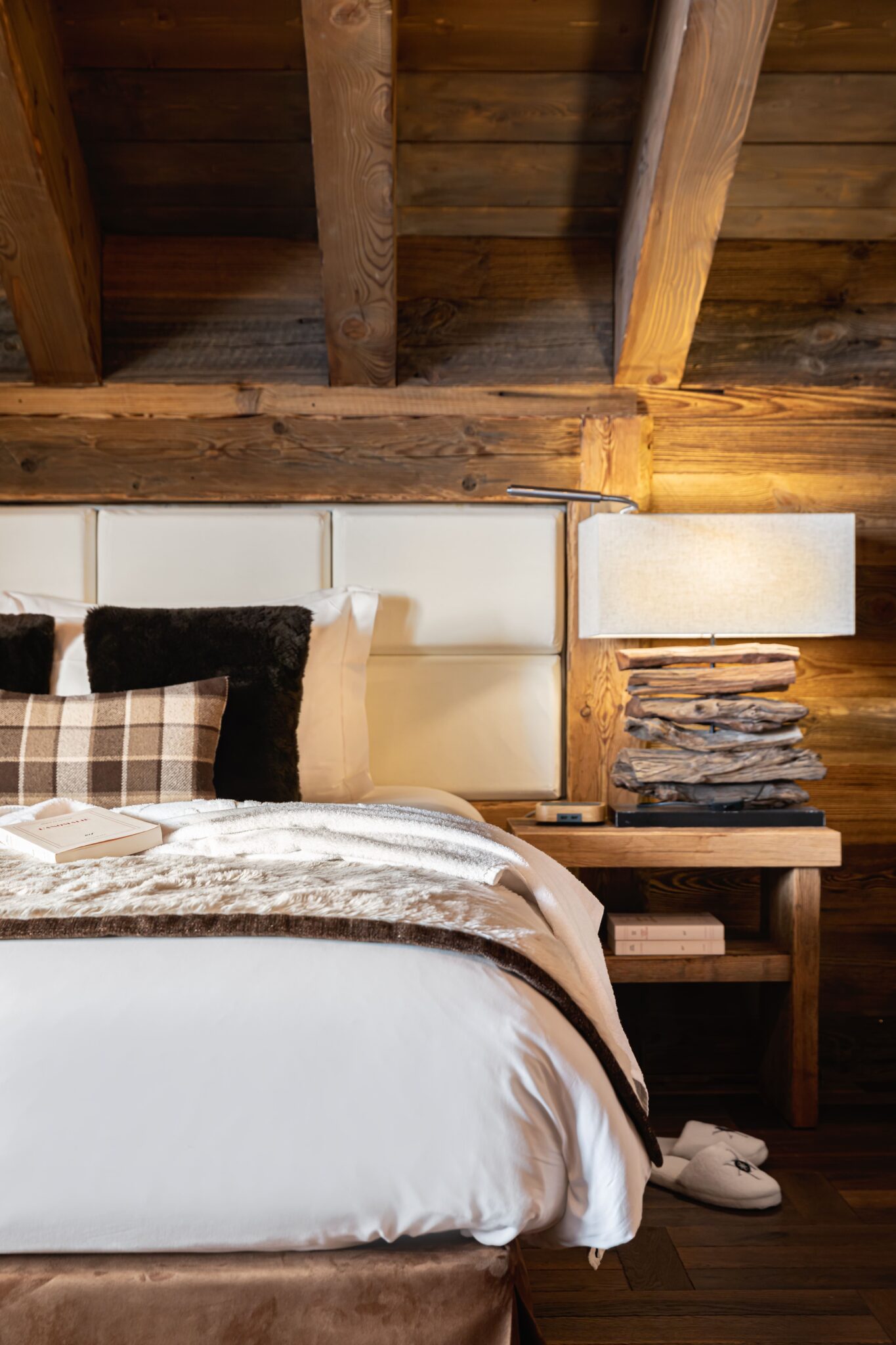 Une chambre dans l'hôtel à la montagne © Kaila