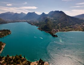 Les meilleurs hôtels d’Annecy, plongez dans le confort alpin