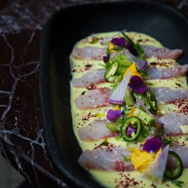 La recette du ceviche de lieu jaune mariné aux agrumes par Juan Arbelaez