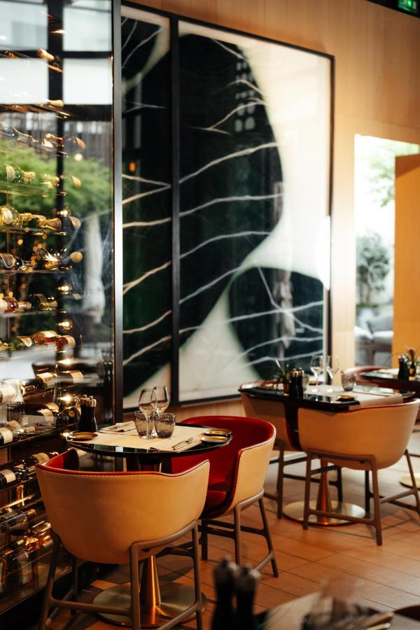 S'attabler au restaurant Chiquette du Cinq Codet © Thibaud Georges