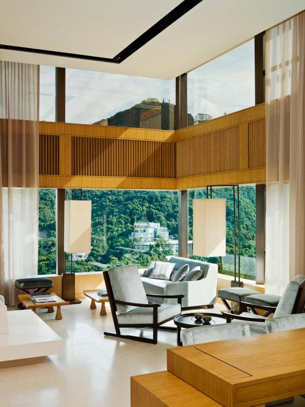 Sky Lounge Island View © The Upper House