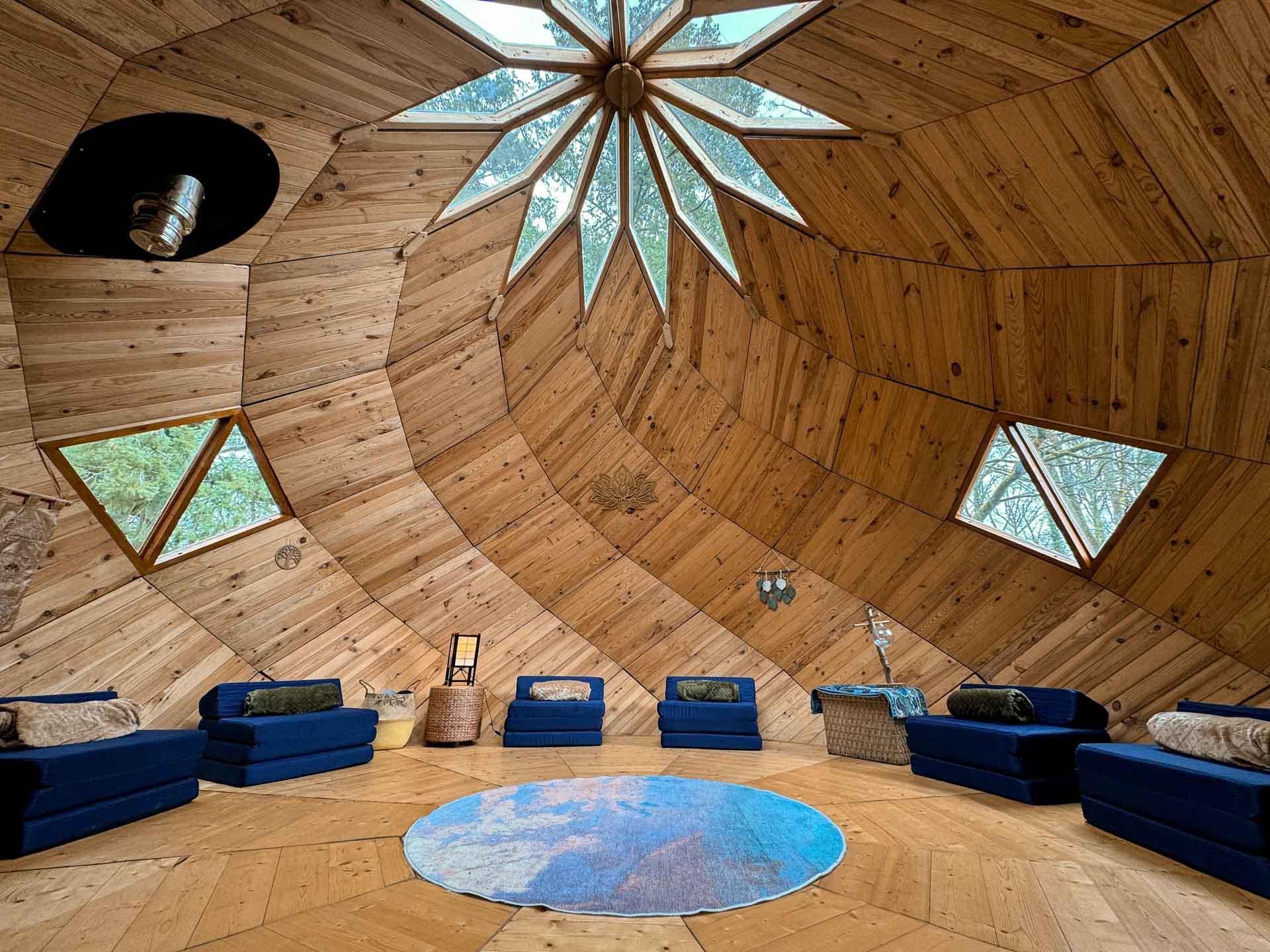 Méditer dans le Zome aux Loire Valley Lodges © Olivia Travers