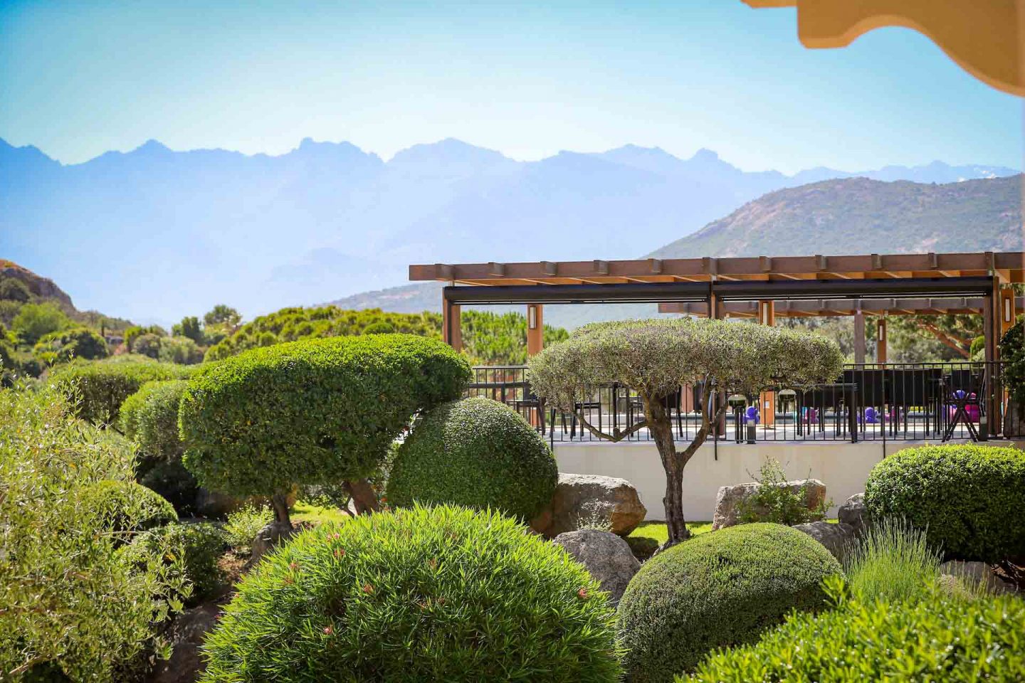 La terrasse de la Villa Calvi, en Corse du sud