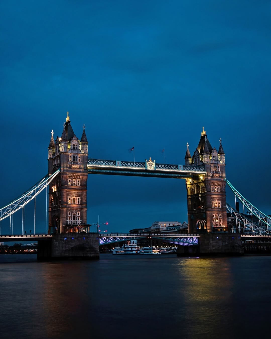 © TowerBridge