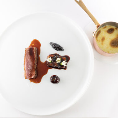 Recette de la canette aux cerises du chef Xavier Mathieu, de l’hôtel en Provence Le Phébus