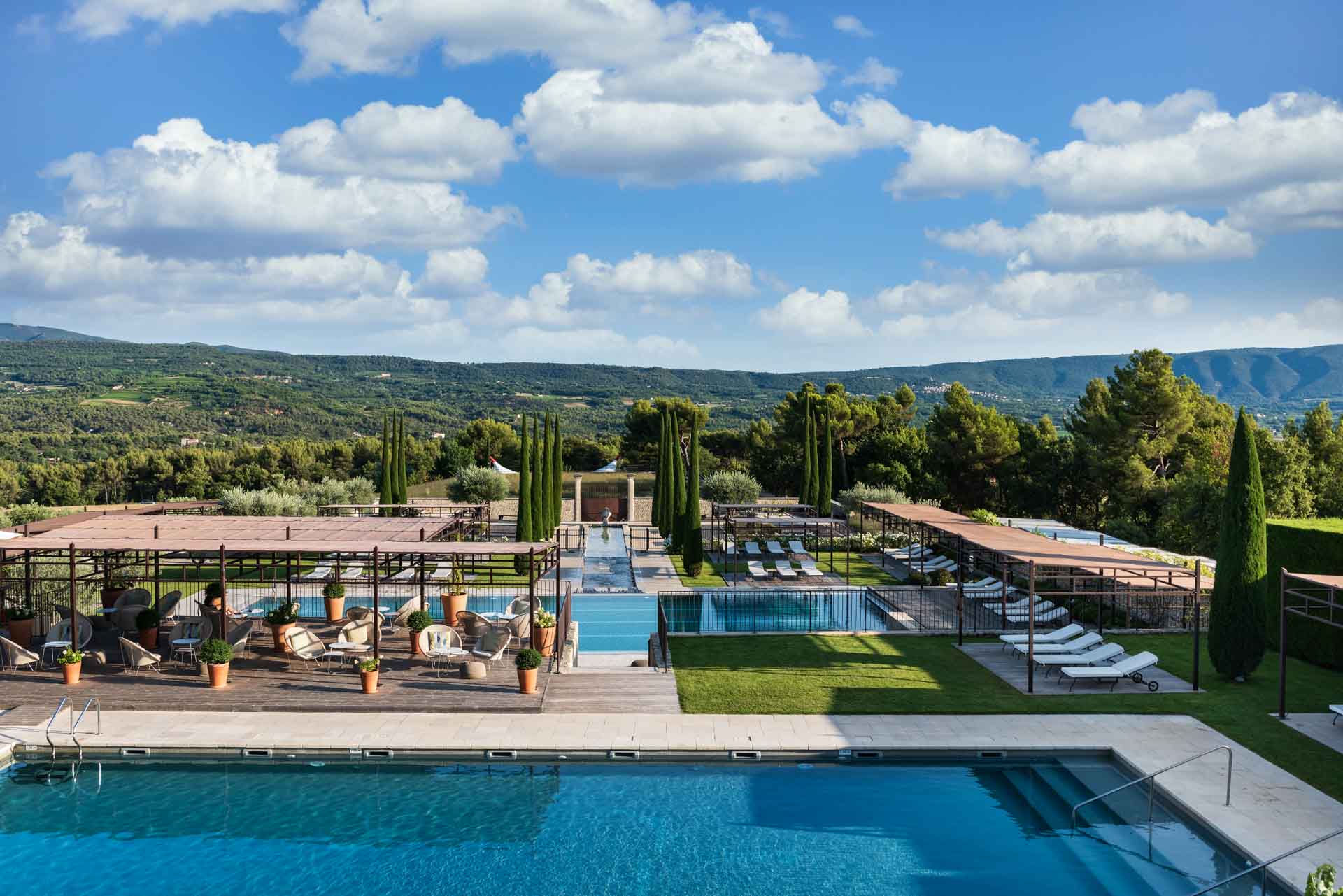 La piscine extérieure de l'hôtel © Coquillade Provence