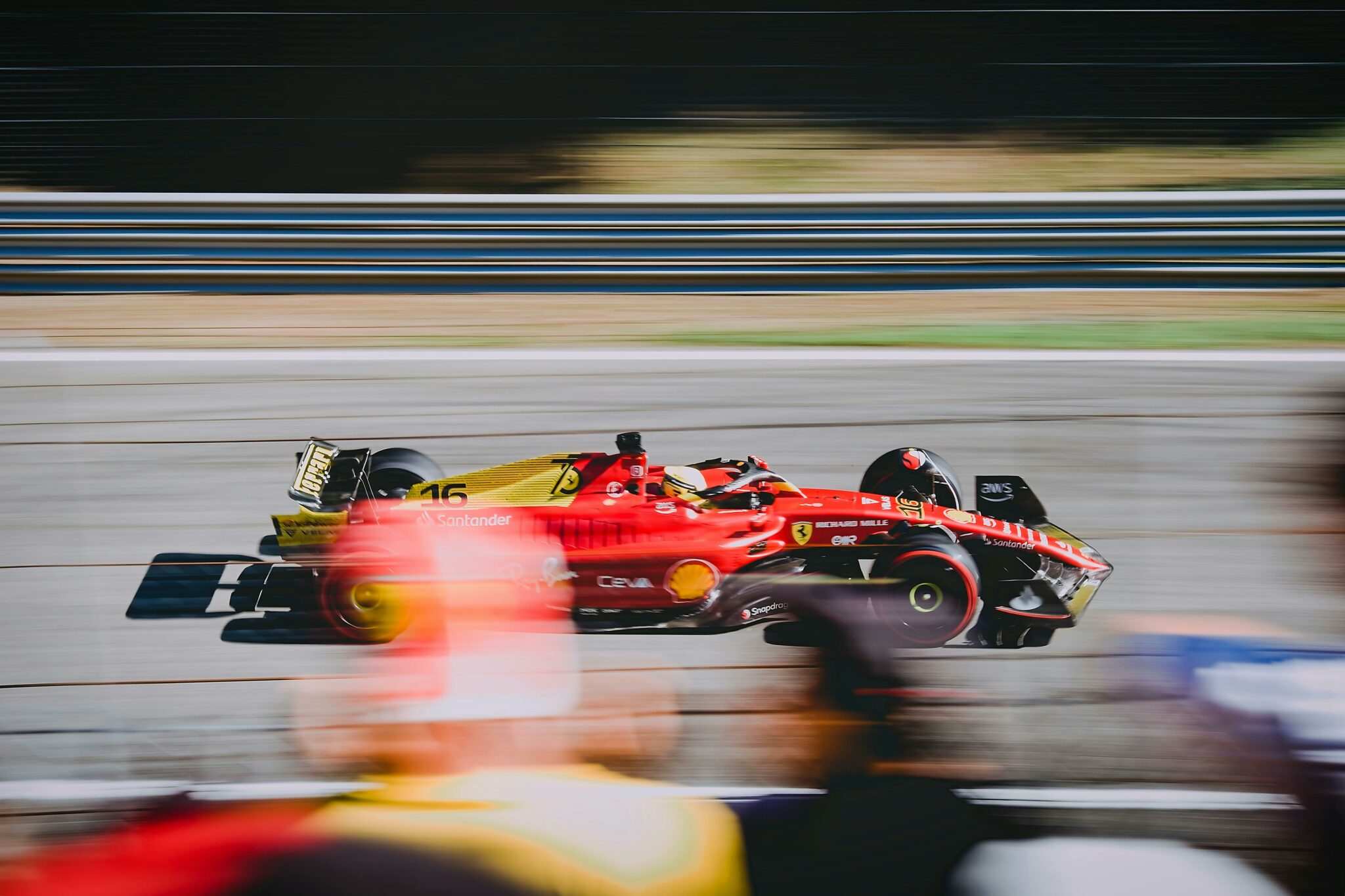 © F1