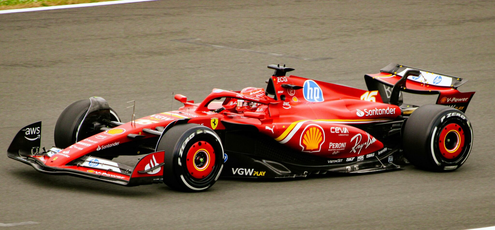 © F1