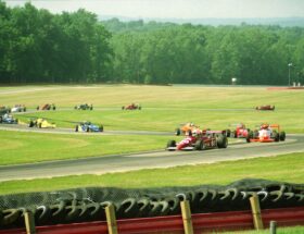 On a testé un simulateur de courses automobiles