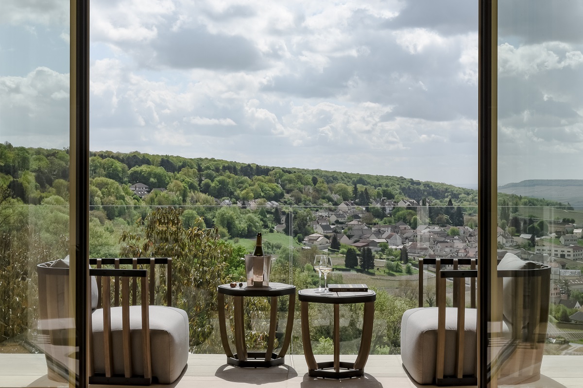 Profiter de la terrasse du © Royal Champagne