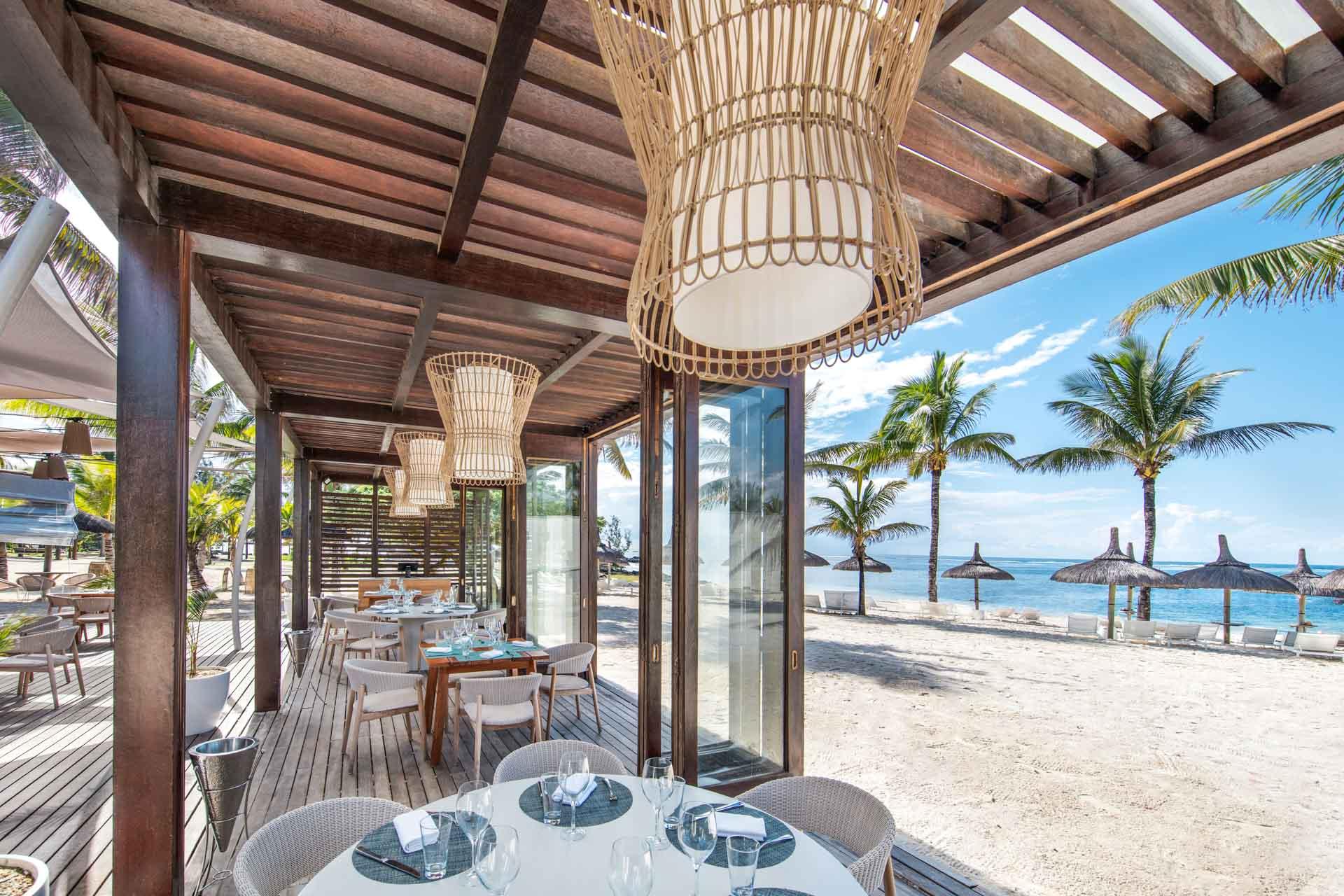 Un restaurant au Long Beach Mauritius © Sun Life