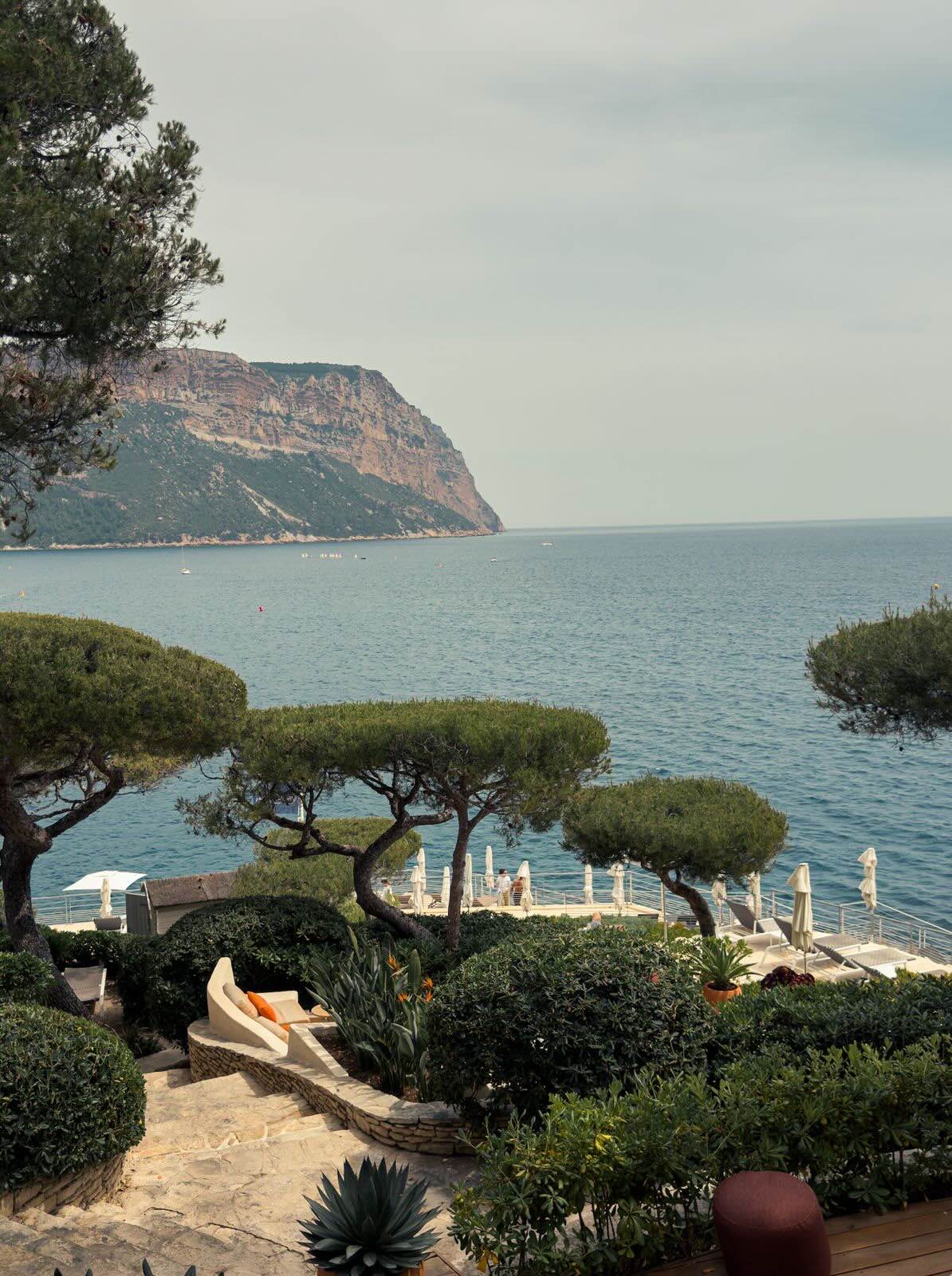 La vue mer comme constante à l'hôtel des Roches Blanches © Mathieu Bonnevie