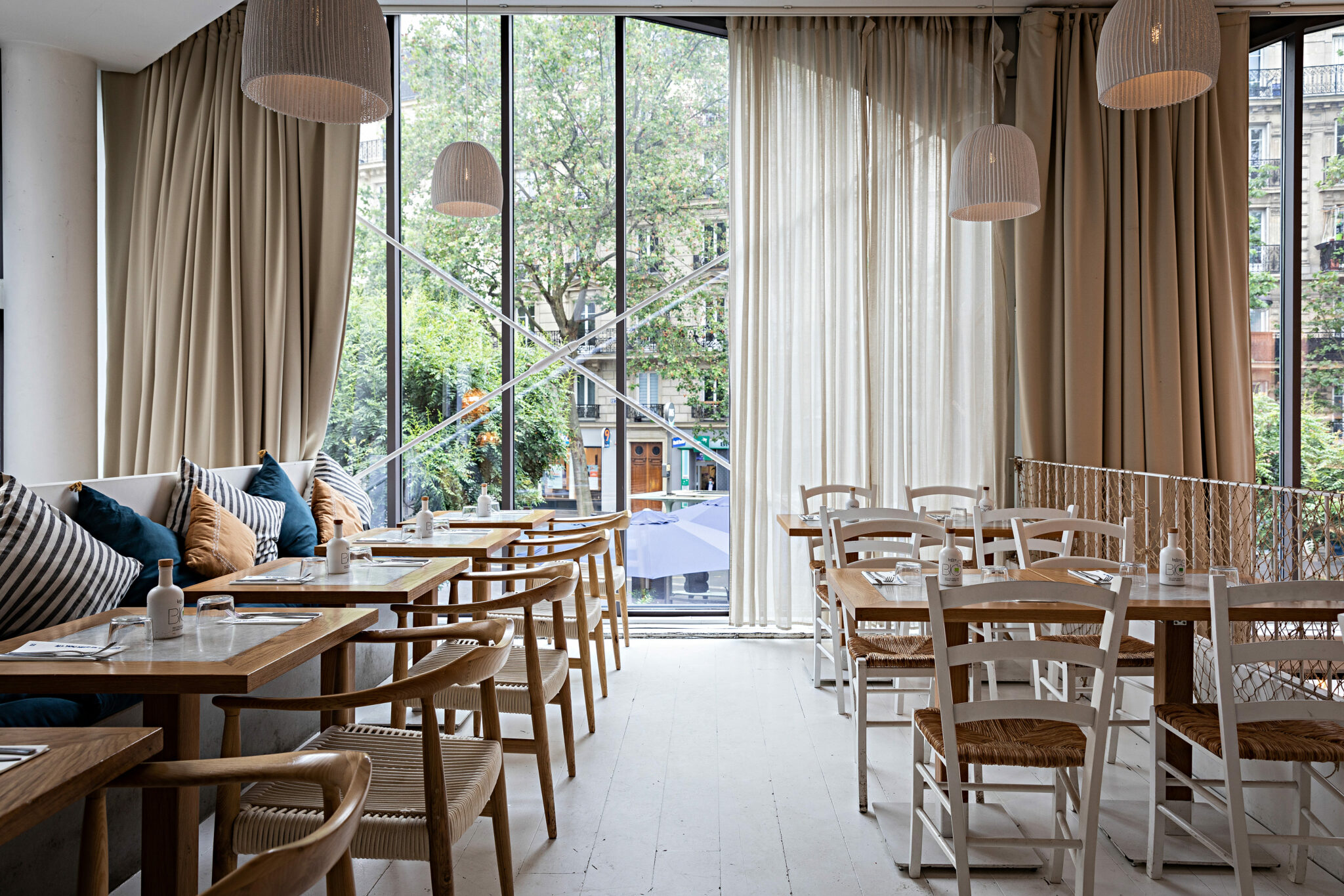Le restaurant à Paris YAYA Secretan © Yann Deret