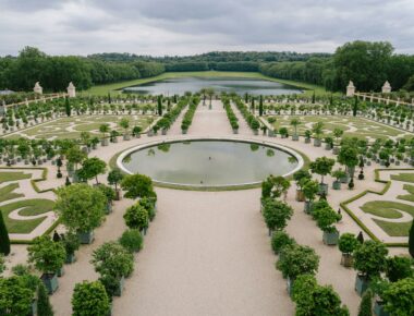Statues bavardes et jardins reconstitués : quoi de neuf au château de Versailles ?