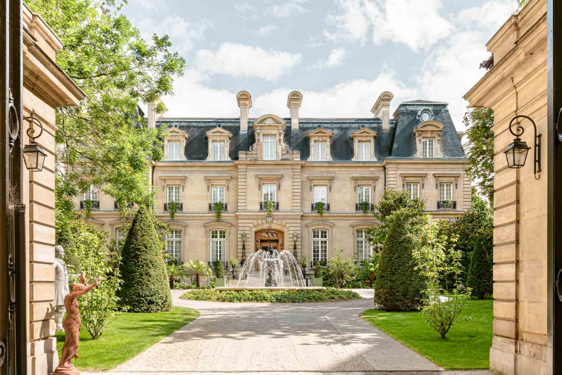 Le château hôtel en plein Paris, le Saint-James Paris