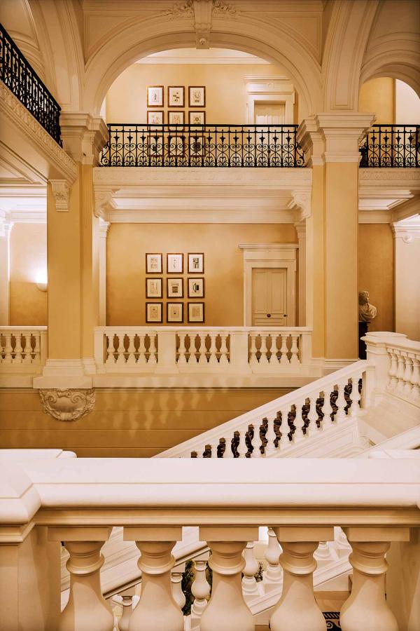Le château hôtel en plein Paris, le Saint-James Paris