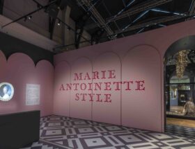 Dans les coulisses de l’exposition Marie-Antoinette à Londres !