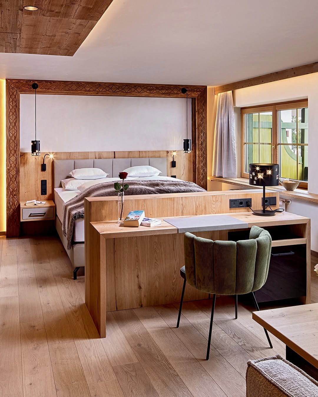Une chambre à l'allure tyrolienne authentique à l'hôtel et spa © Das Karwendel