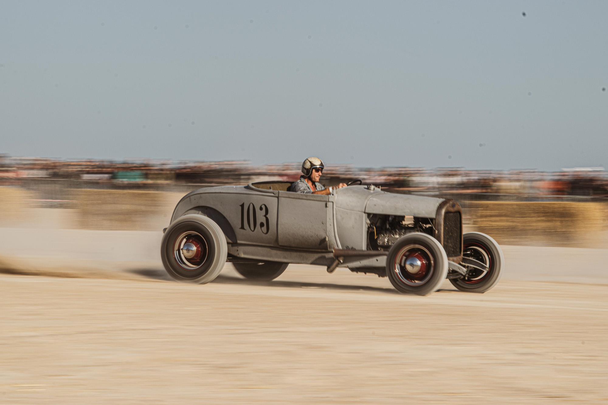 voiture vintage à la Beach-Race-2019-Ouistreham ©Le Petit Photographe