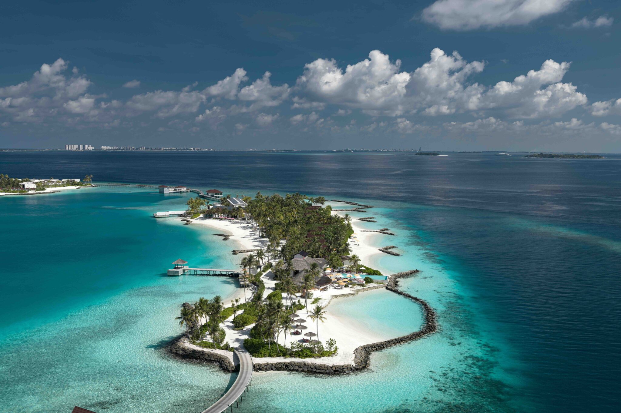 Louer une villa sur la plage à l'hôtel 5 étoiles aux Maldives © Oblu Select Lobigili