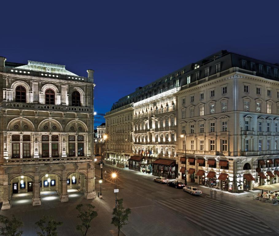Vue de nuit de l'un des meilleurs hôtel de Vienne © Hôtel Sacher