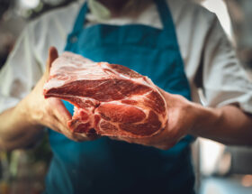 Rencontre avec Gabriel Guinnebault, le chef du restaurant Autour de l’âtre dans le Jura