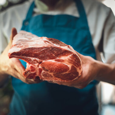 Rencontre avec Gabriel Guinnebault, le chef du restaurant Autour de l’âtre dans le Jura