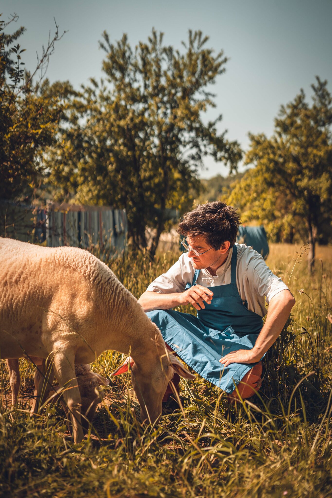 Le Chef du restaurant Autour de l’âtre dans le Jura, Gabriel Guinnebault 