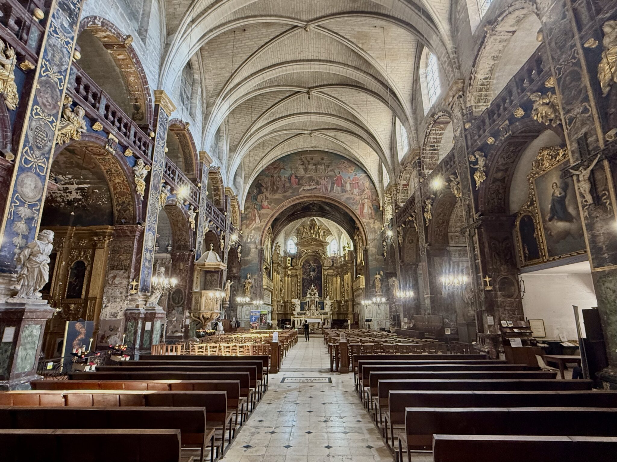 La collégiale Notre-Dame-des-Anges © E Laveran