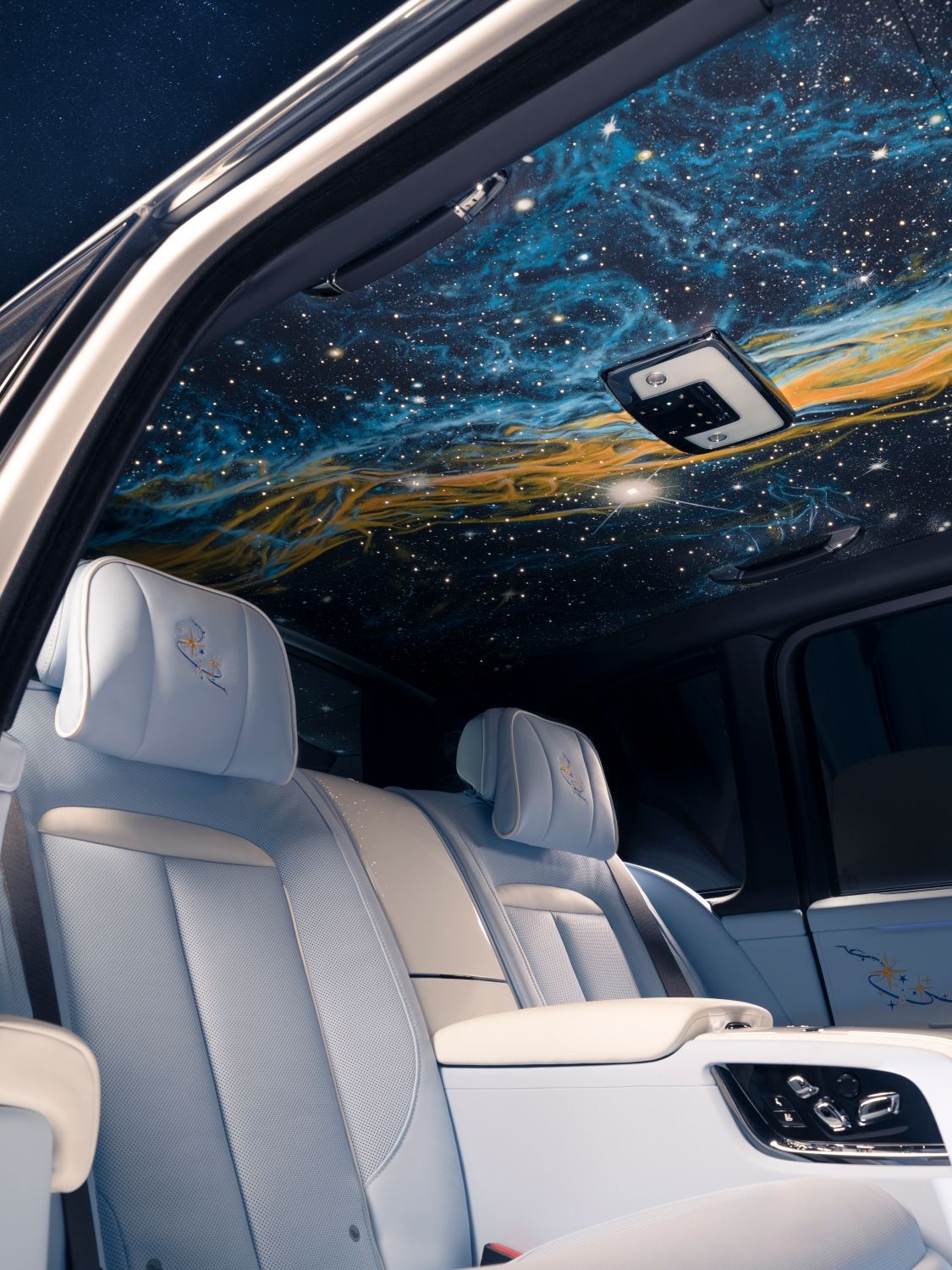 La dernière Rolls-Royce en date : la Cullinan Cosmos © RollsRoyceCars