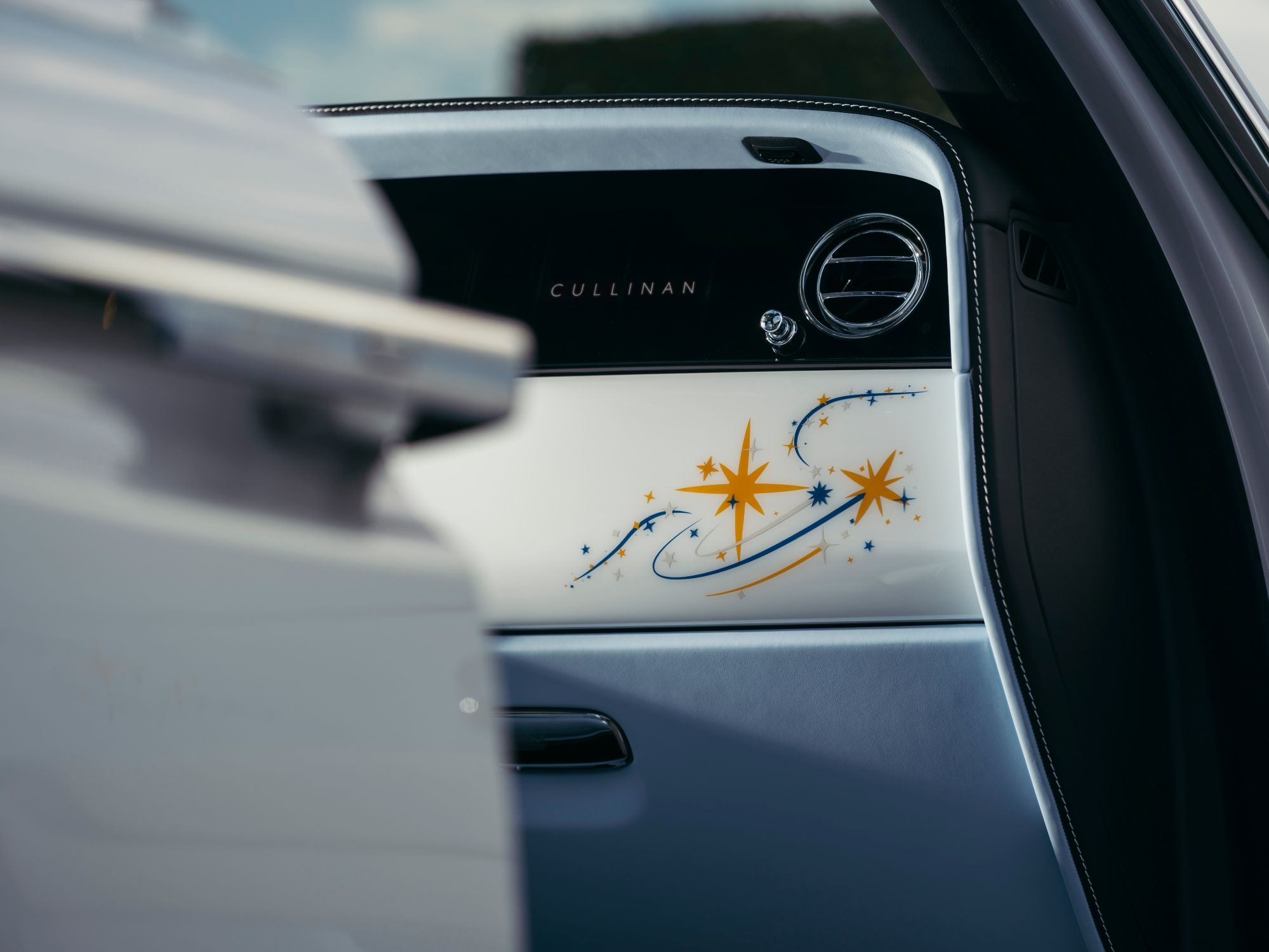 La dernière Rolls-Royce en date : la Cullinan Cosmos © RollsRoyceCars
