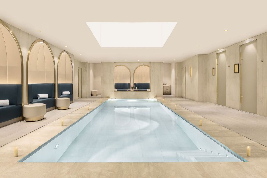 Une des plus belle piscine d'hotels proche des grands boulevards © Stefan Kraus