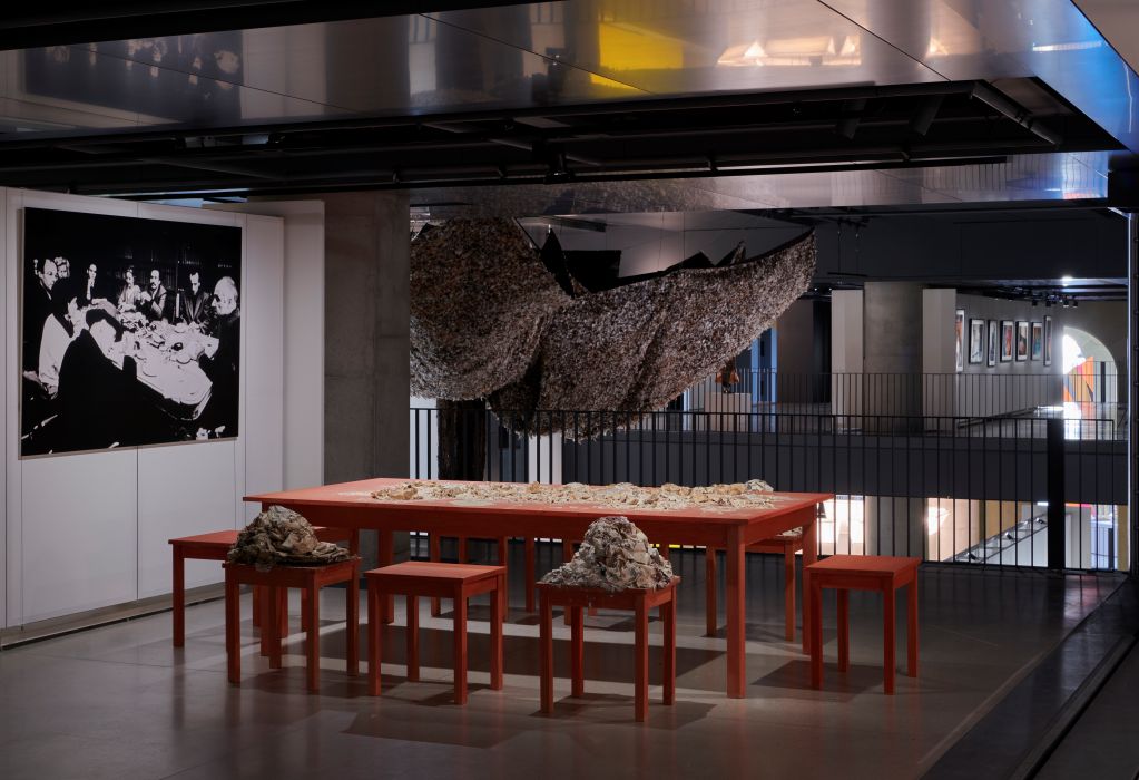 Vue depuis la platforme 4, Huang Yong Ping et Solange Pessoa à la Fondation Cartier © Christian Boltanski