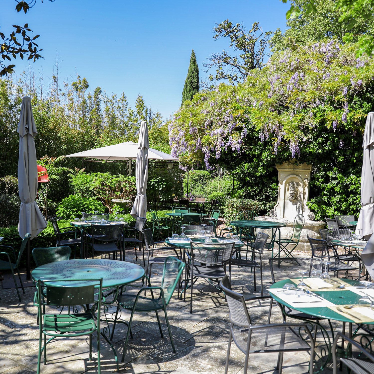 Au Jardin du Quai, restaurant à L'Isle de la Sorgue © Au Jardin du Quai