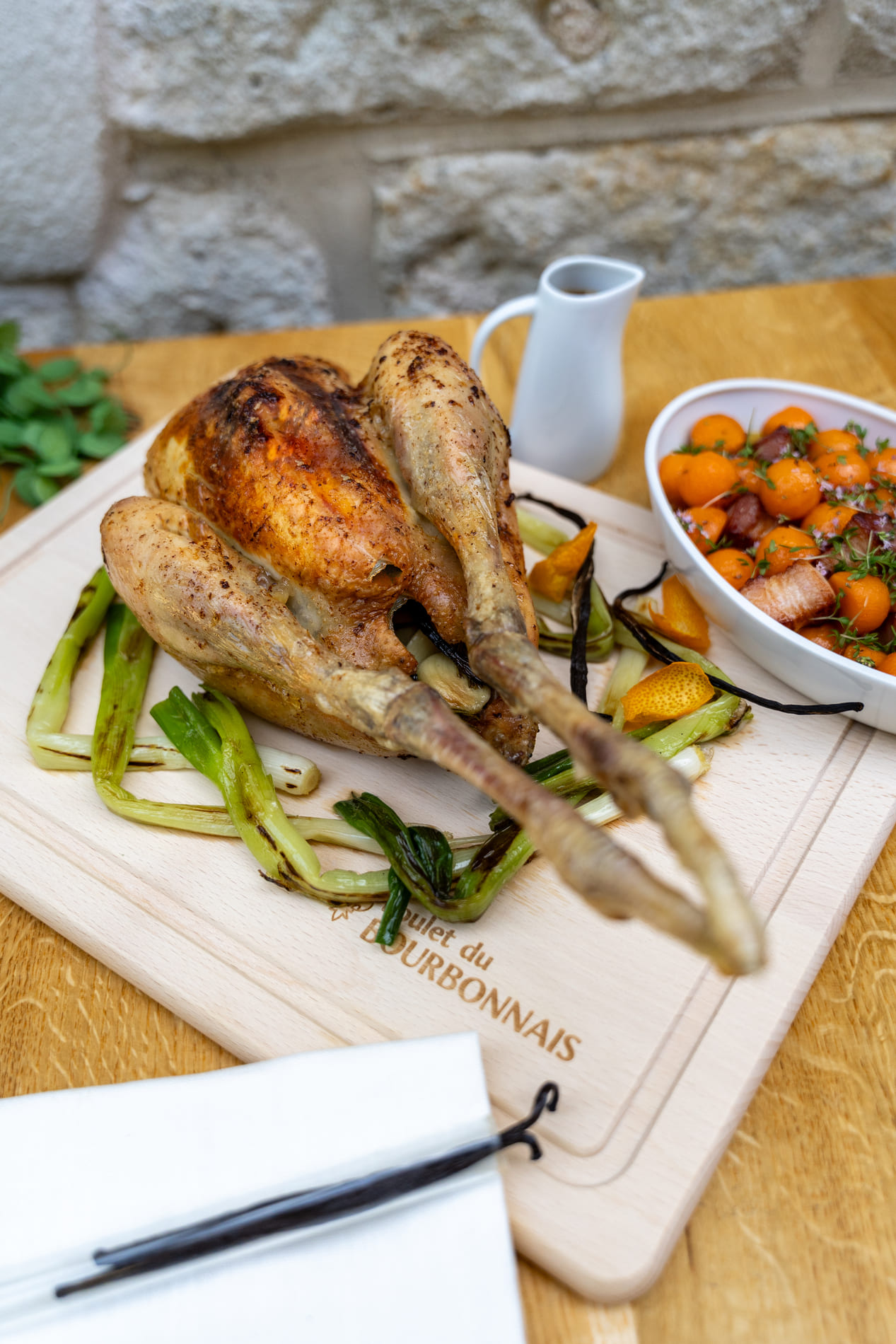 Recette du poulet à la vanille de Madagascar par le chef étoilé Olivier Valade © Nathalie Dubost