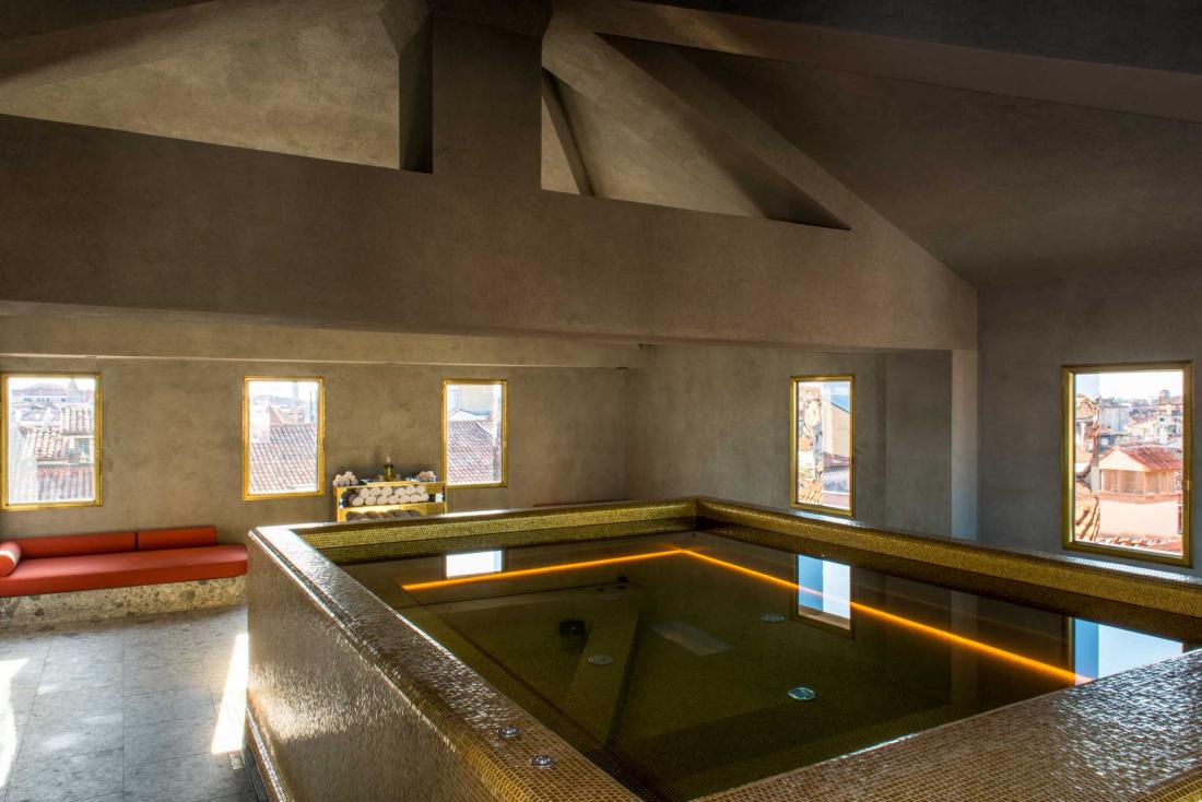 Le spa sous les toits de l'hôtel 5 étoiles à Venise le Nolinski Venise © Guillaume_de_Laubier