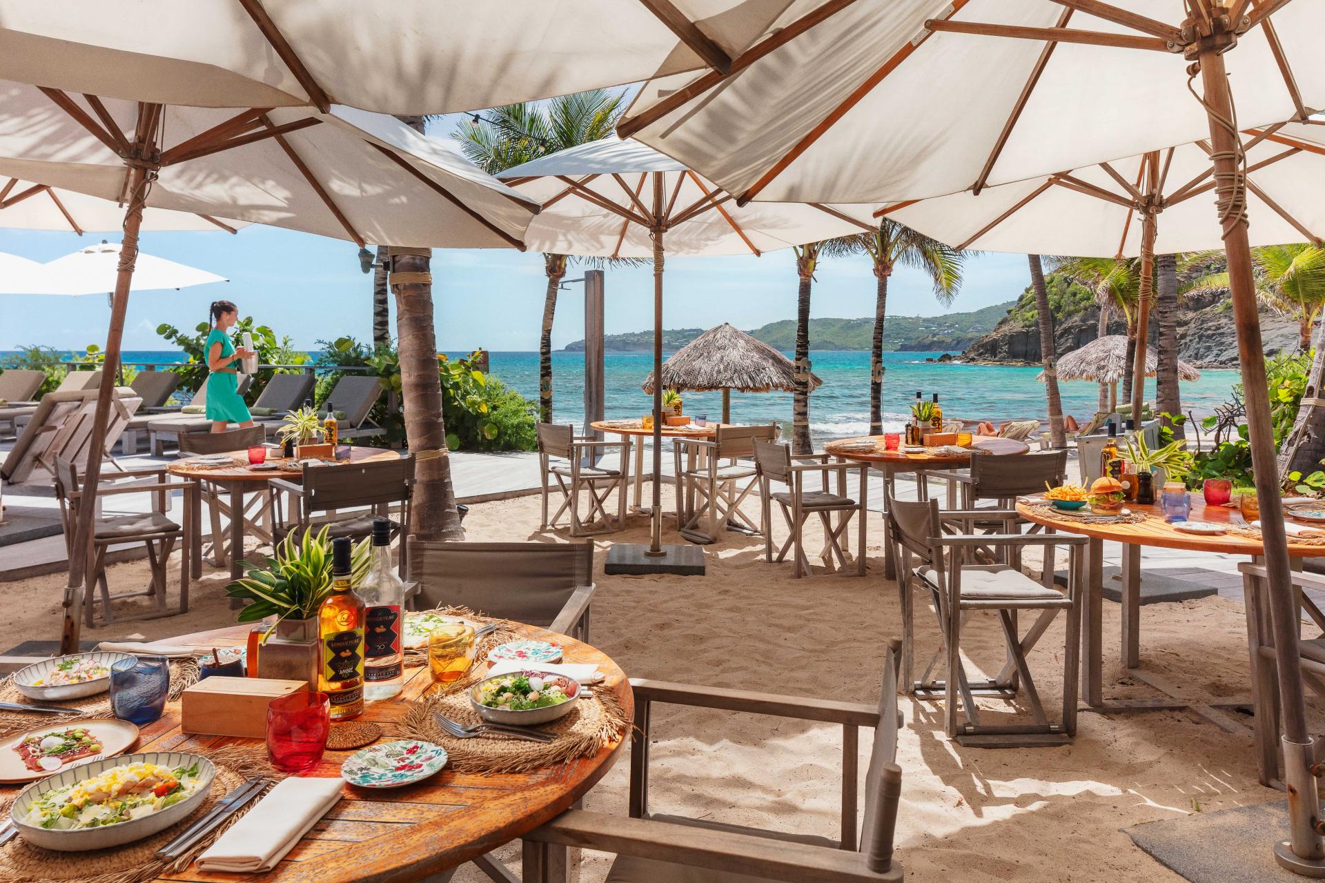 Le restaurant sur la plage de l'hôtel © Hôtel Manapany 