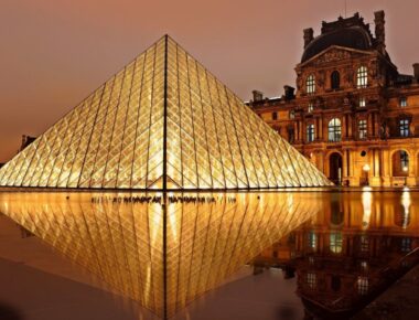 Le Musée du Louvre vu par agnès b.