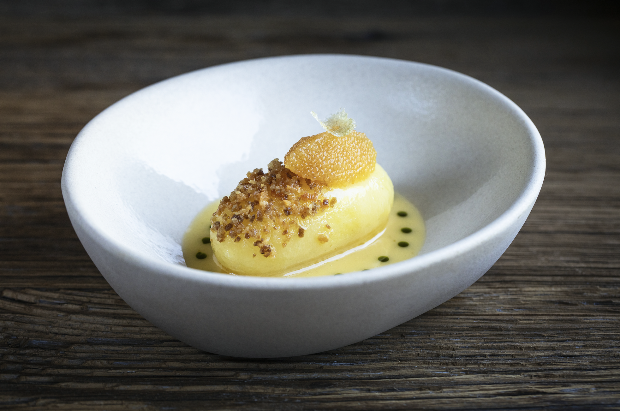 Recette de pomme de terre confite dans un fumet de poisson, œufs de brochet par René et Maxime Meilleur à la Bouitte © Matthieu Cellard